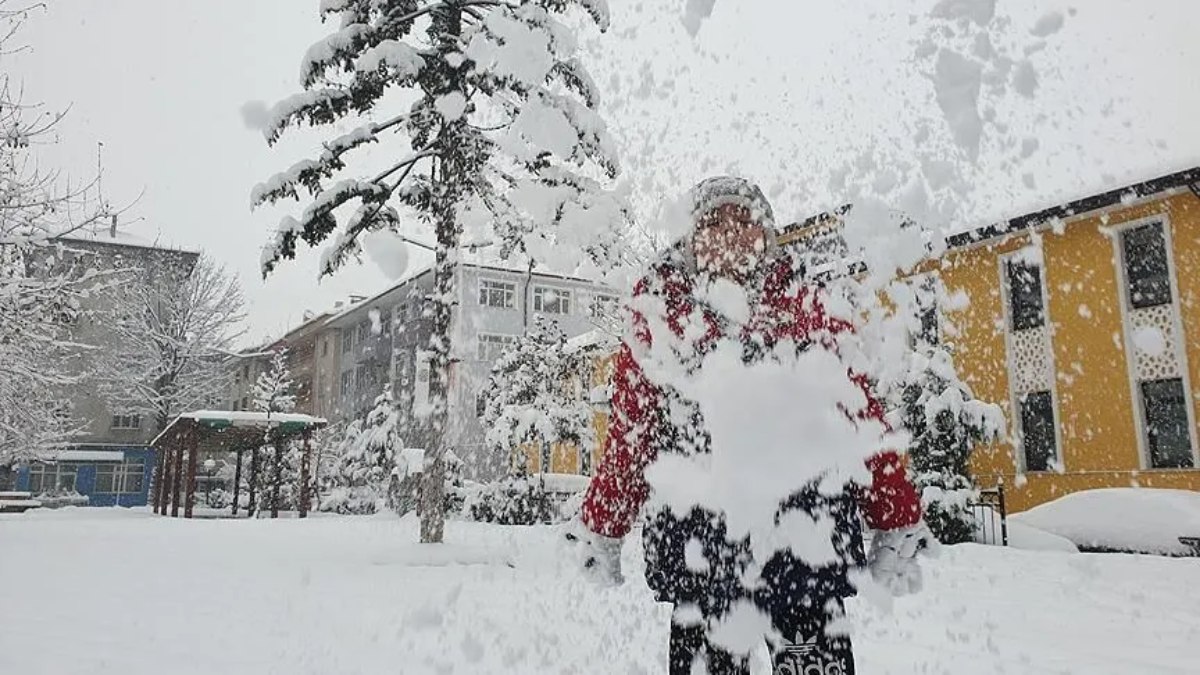 İstanbul’da 9 ilçede okullar tatil edildi